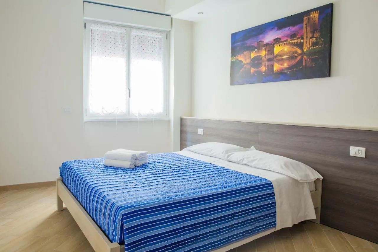 Family Apartment London Верона