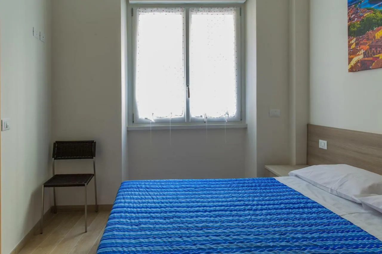 Family Apartment London Верона