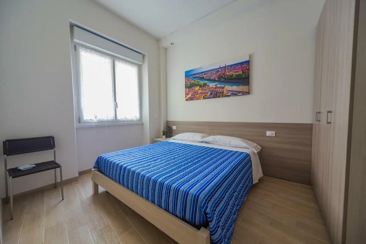 Family Apartment London Верона