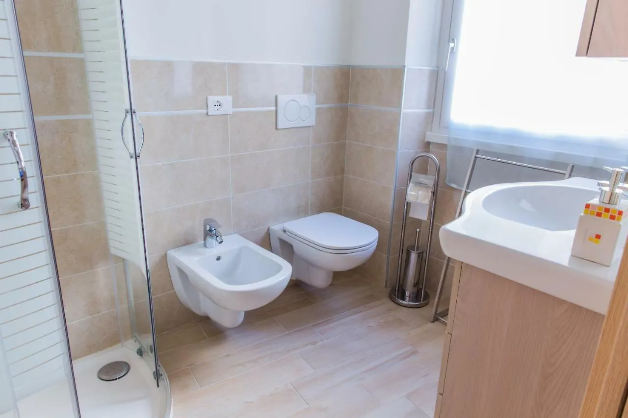 Family Apartment London Верона
