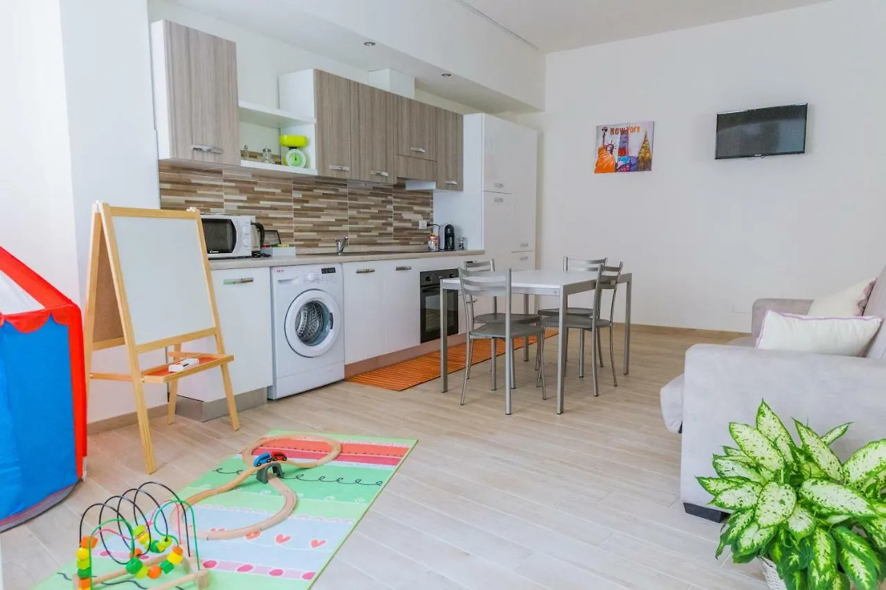 Family Apartment London Верона