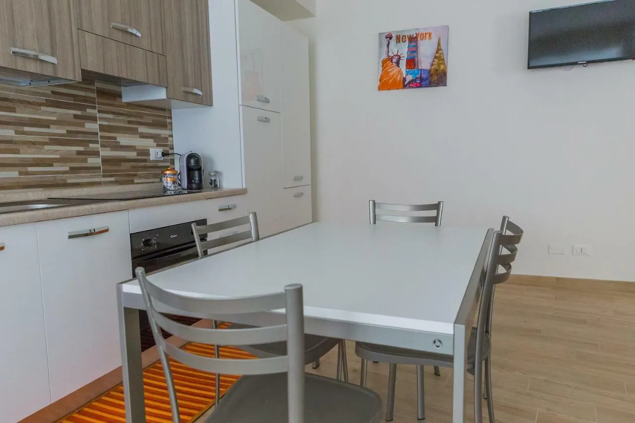 Family Apartment London Верона