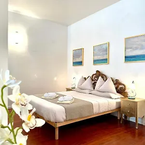 https://san-marco-2-apartment.hotelslidodijesolo.com