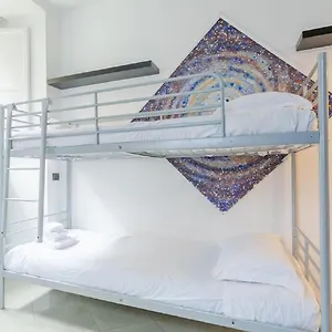 https://aurelia-apartment-near-the-metro.it-romehotels.com